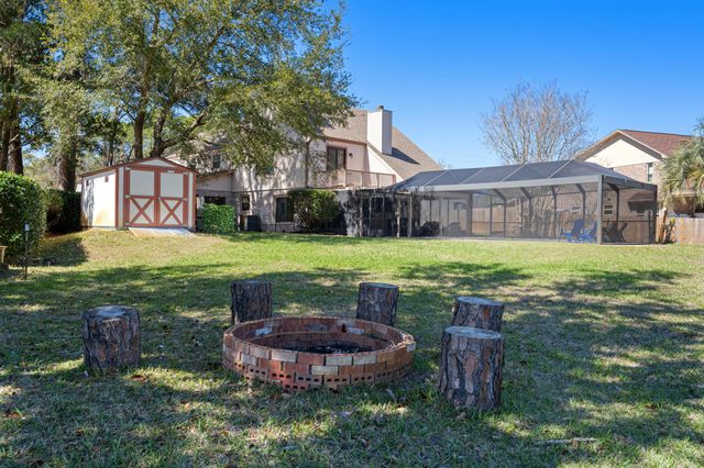 21 Neptune Drive, Mary Esther, FL 32569