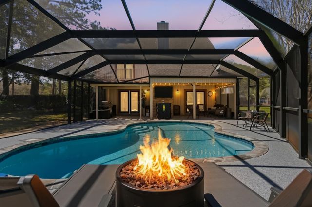 21 Neptune Drive, Mary Esther, FL 32569