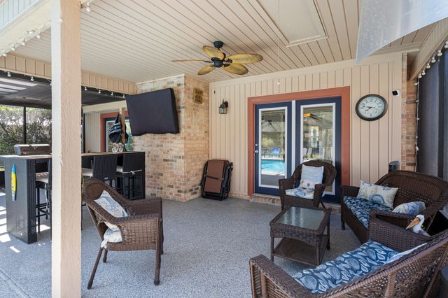 21 Neptune Drive, Mary Esther, FL 32569