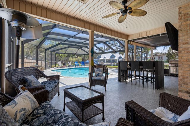 21 Neptune Drive, Mary Esther, FL 32569