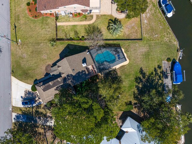 21 Neptune Drive, Mary Esther, FL 32569