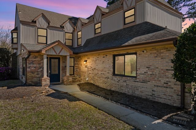 21 Neptune Drive, Mary Esther, FL 32569