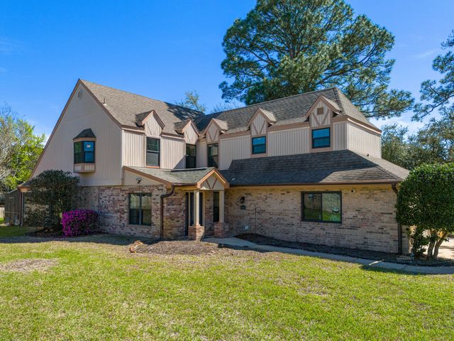 21 Neptune Drive, Mary Esther, FL 32569