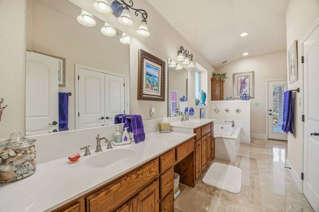 1218 Meander Road, Granbury, TX 76049