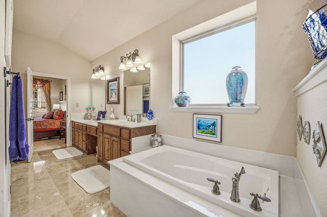 1218 Meander Road, Granbury, TX 76049