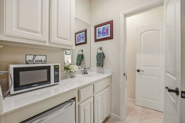 1218 Meander Road, Granbury, TX 76049