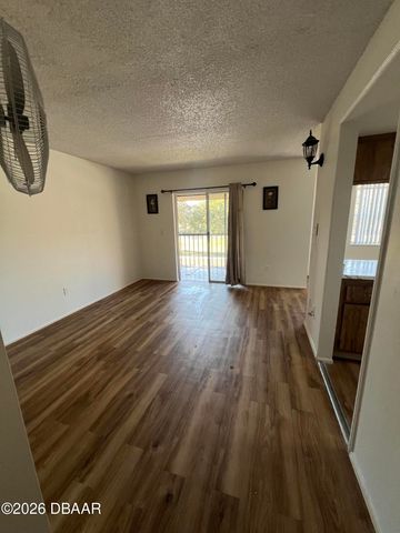 430 Banana Cay Dr Apt F, South Daytona, FL 32119