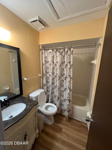 430 Banana Cay Dr Apt F, South Daytona, FL 32119