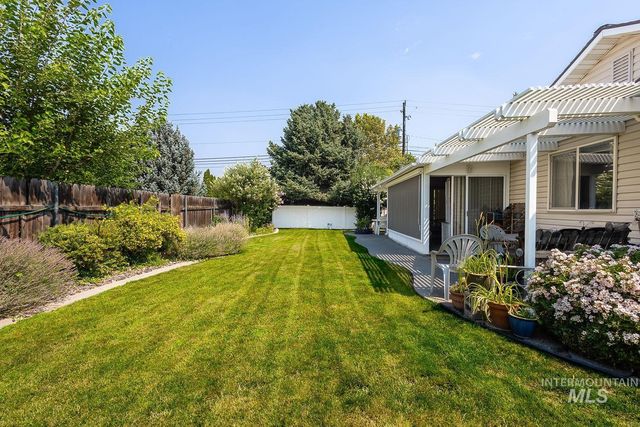 1507 S Willow Creek, Nampa, ID 83686