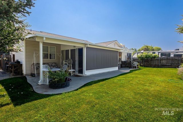 1507 S Willow Creek, Nampa, ID 83686