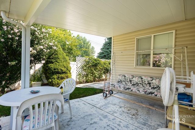 1507 S Willow Creek, Nampa, ID 83686