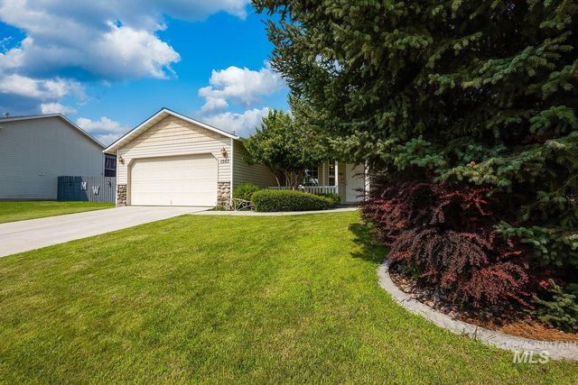 1507 S Willow Creek, Nampa, ID 83686