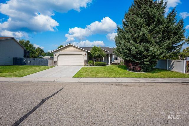 1507 S Willow Creek, Nampa, ID 83686
