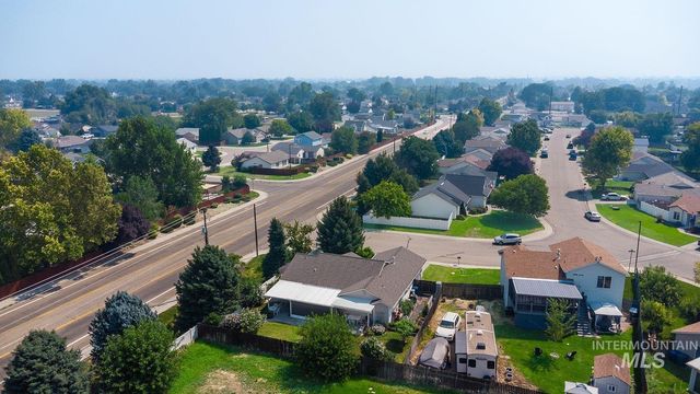1507 S Willow Creek, Nampa, ID 83686
