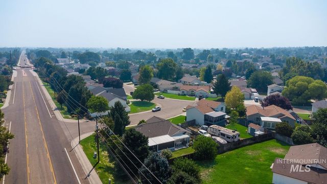 1507 S Willow Creek, Nampa, ID 83686