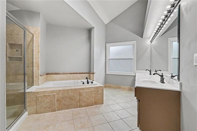 15231 Hemlock Street, Overland Park, KS 66223