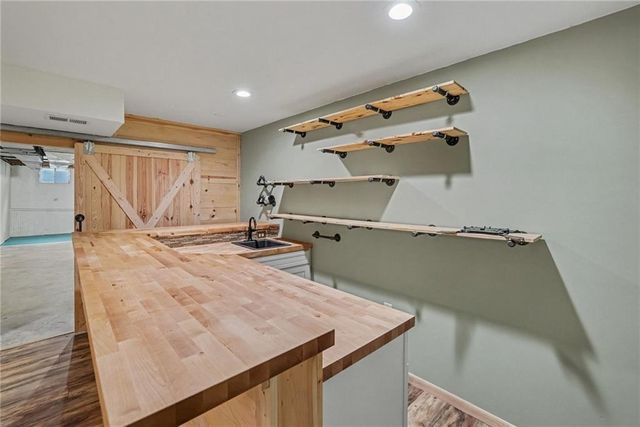 15231 Hemlock Street, Overland Park, KS 66223