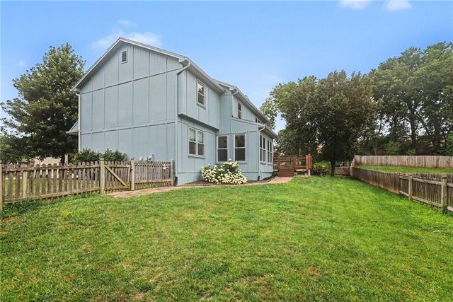15231 Hemlock Street, Overland Park, KS 66223