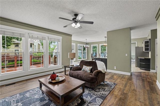 15231 Hemlock Street, Overland Park, KS 66223