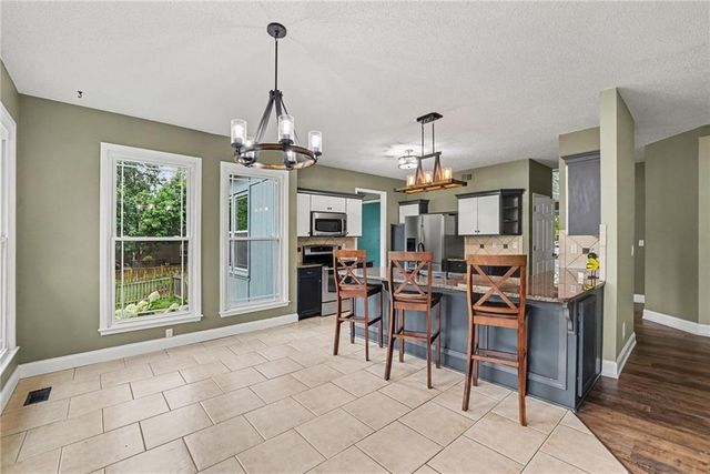 15231 Hemlock Street, Overland Park, KS 66223