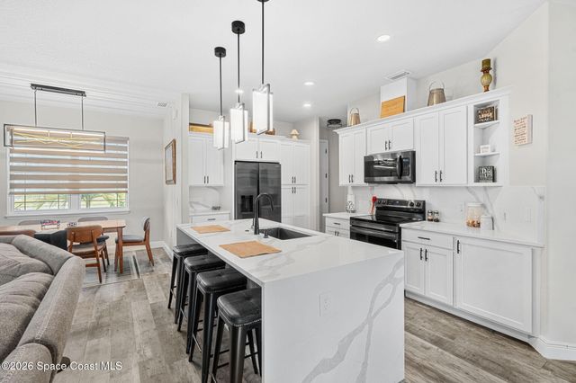 1154 Captiva Island Circle SW, Palm Bay, FL 32908