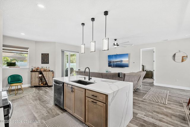 1154 Captiva Island Circle SW, Palm Bay, FL 32908