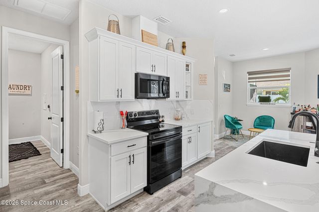 1154 Captiva Island Circle SW, Palm Bay, FL 32908