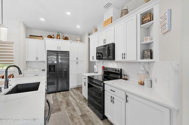 1154 Captiva Island Circle SW, Palm Bay, FL 32908