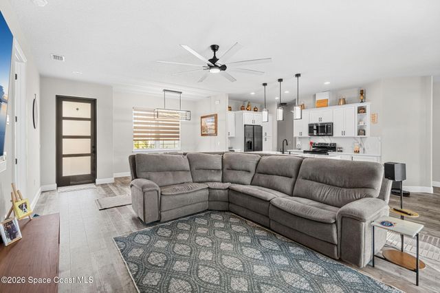 1154 Captiva Island Circle SW, Palm Bay, FL 32908
