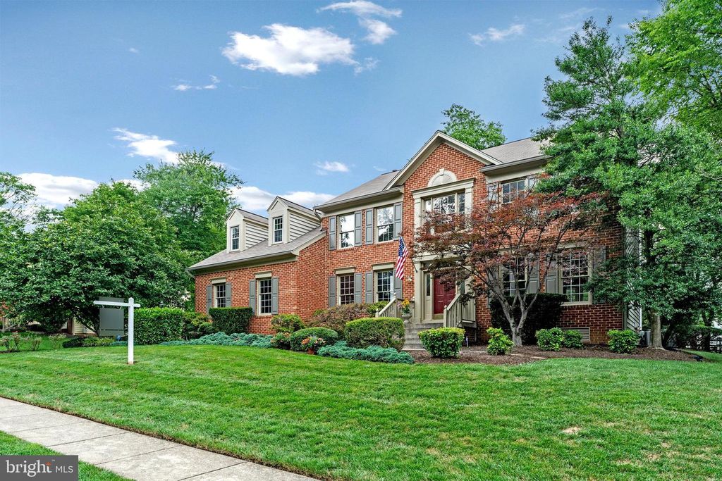 13560 NORTHBOURNE DR, Centreville, VA 20120