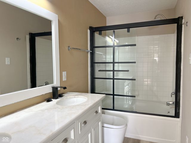 14243 Holly Berry Circle, Fishers, IN 46038