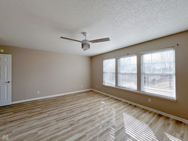 14243 Holly Berry Circle, Fishers, IN 46038