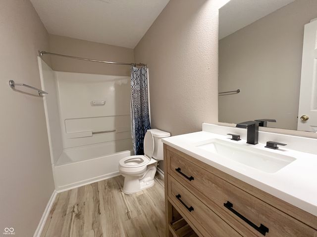 14243 Holly Berry Circle, Fishers, IN 46038