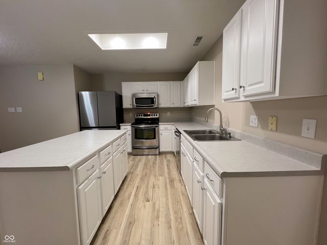 14243 Holly Berry Circle, Fishers, IN 46038