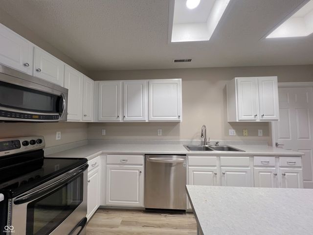 14243 Holly Berry Circle, Fishers, IN 46038