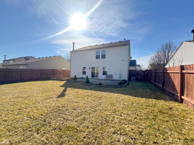 14243 Holly Berry Circle, Fishers, IN 46038