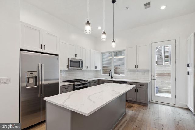 2219 N HOPE ST, Philadelphia, PA 19133