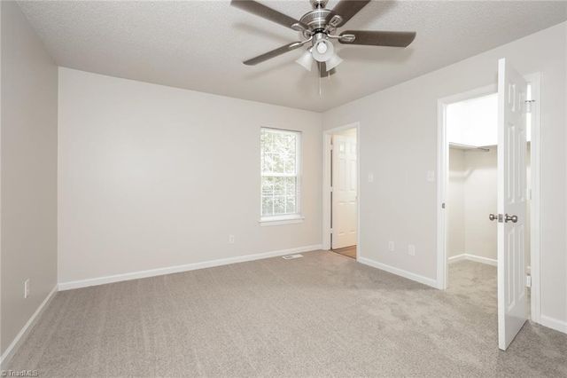 135 W Lakefield Drive, Greensboro, NC 27406