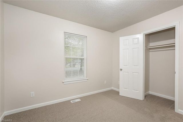 135 W Lakefield Drive, Greensboro, NC 27406