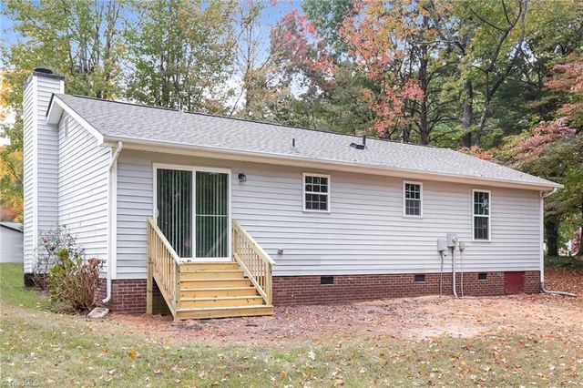 135 W Lakefield Drive, Greensboro, NC 27406