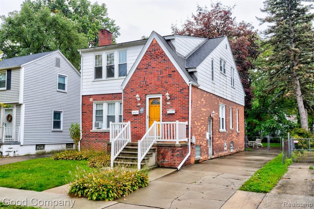 274 E Oakridge Street, Ferndale, MI 48220