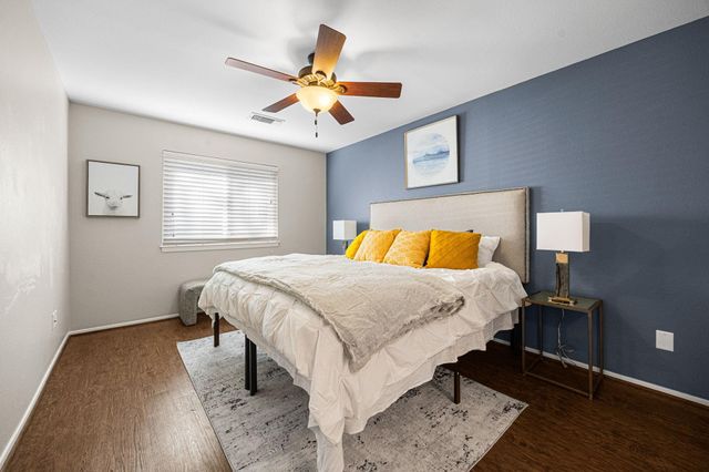 1300 Fairview Avenue B, Houston, TX 77006