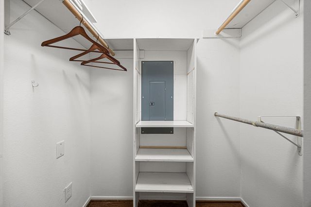 1300 Fairview Avenue B, Houston, TX 77006