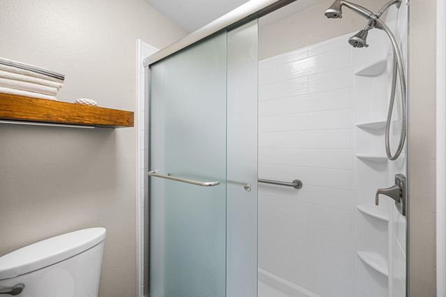 1300 Fairview Avenue B, Houston, TX 77006