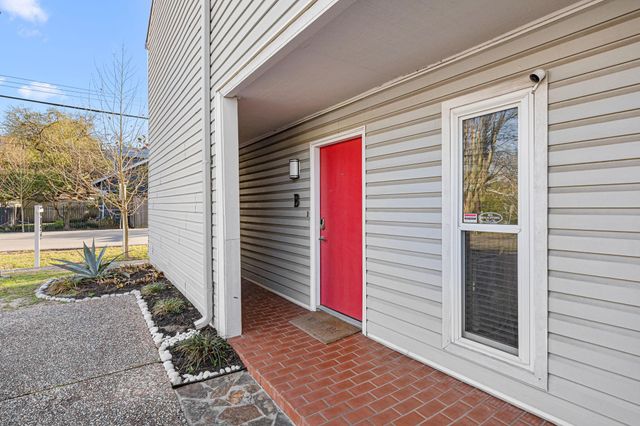 1300 Fairview Avenue B, Houston, TX 77006