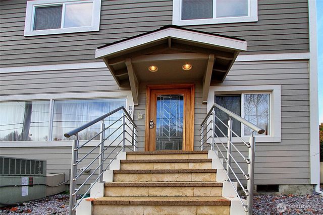 8011 Aurora Avenue N, Seattle, WA 98103