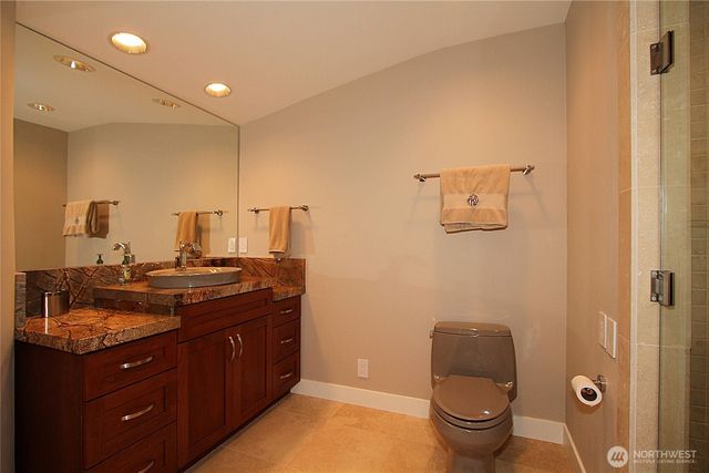8011 Aurora Avenue N, Seattle, WA 98103