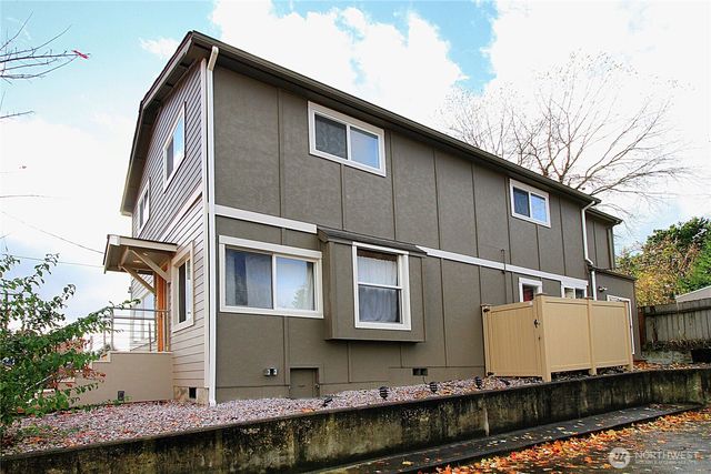8011 Aurora Avenue N, Seattle, WA 98103