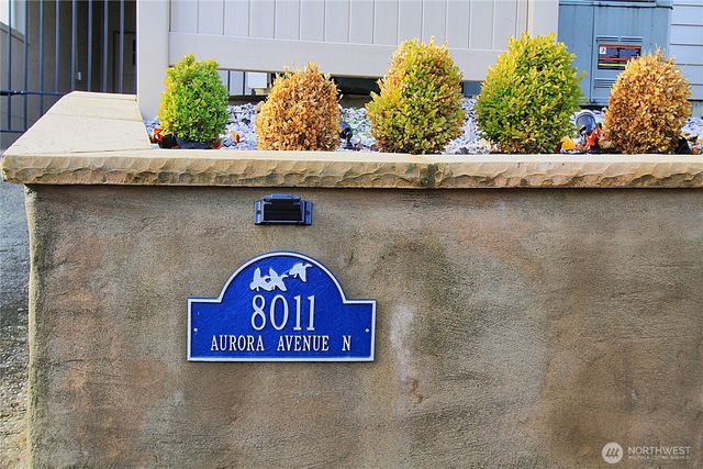 8011 Aurora Avenue N, Seattle, WA 98103