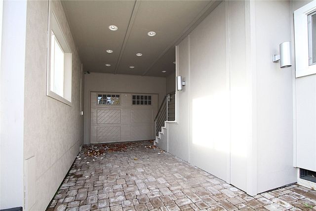 8011 Aurora Avenue N, Seattle, WA 98103